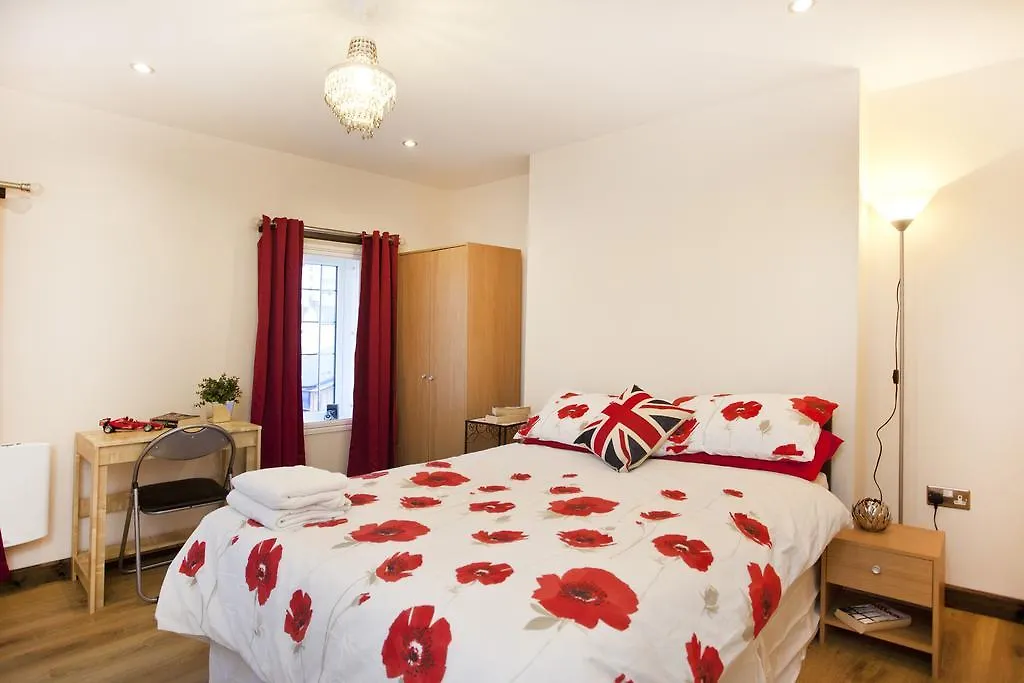 Victoria Centre Apartments: Central Shopping Hub with 24/7 Access Nottingham Apartment