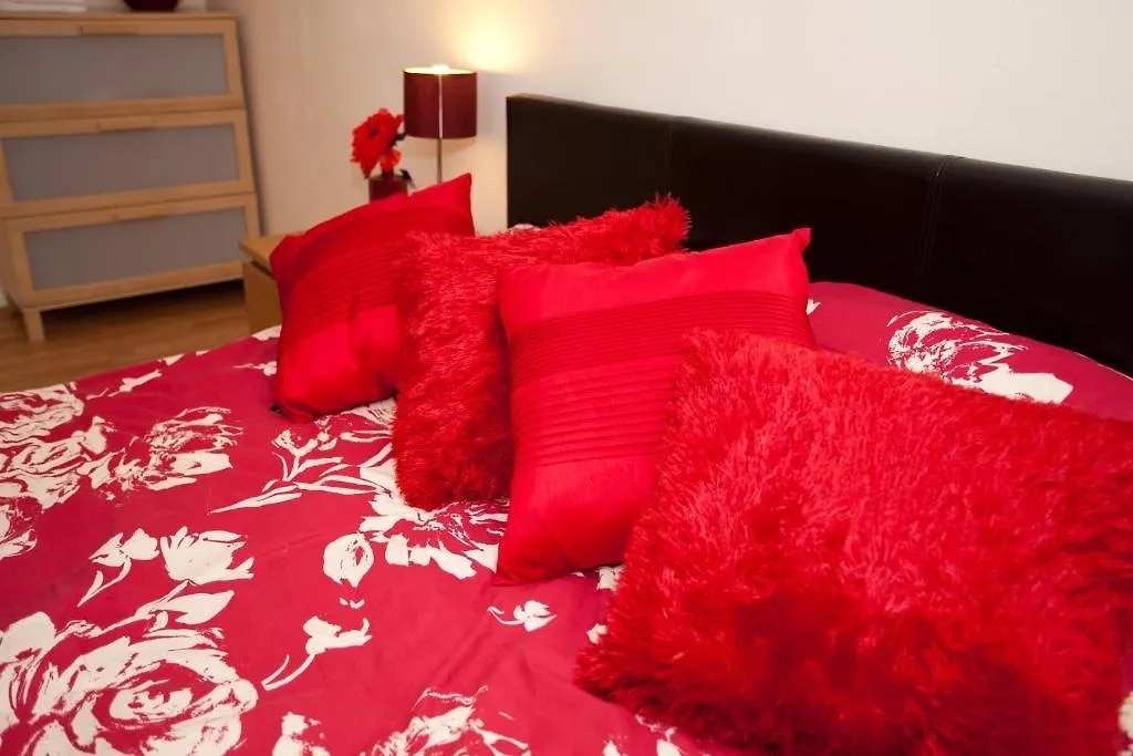 Apartment Victoria Centre Apartments: Central Shopping Hub with 24/7 Access Nottingham