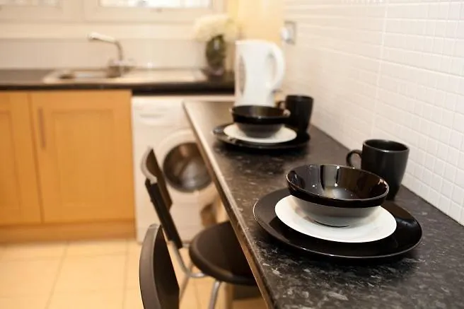 Victoria Centre Apartments: Central Shopping Hub with 24/7 Access Nottingham Apartment